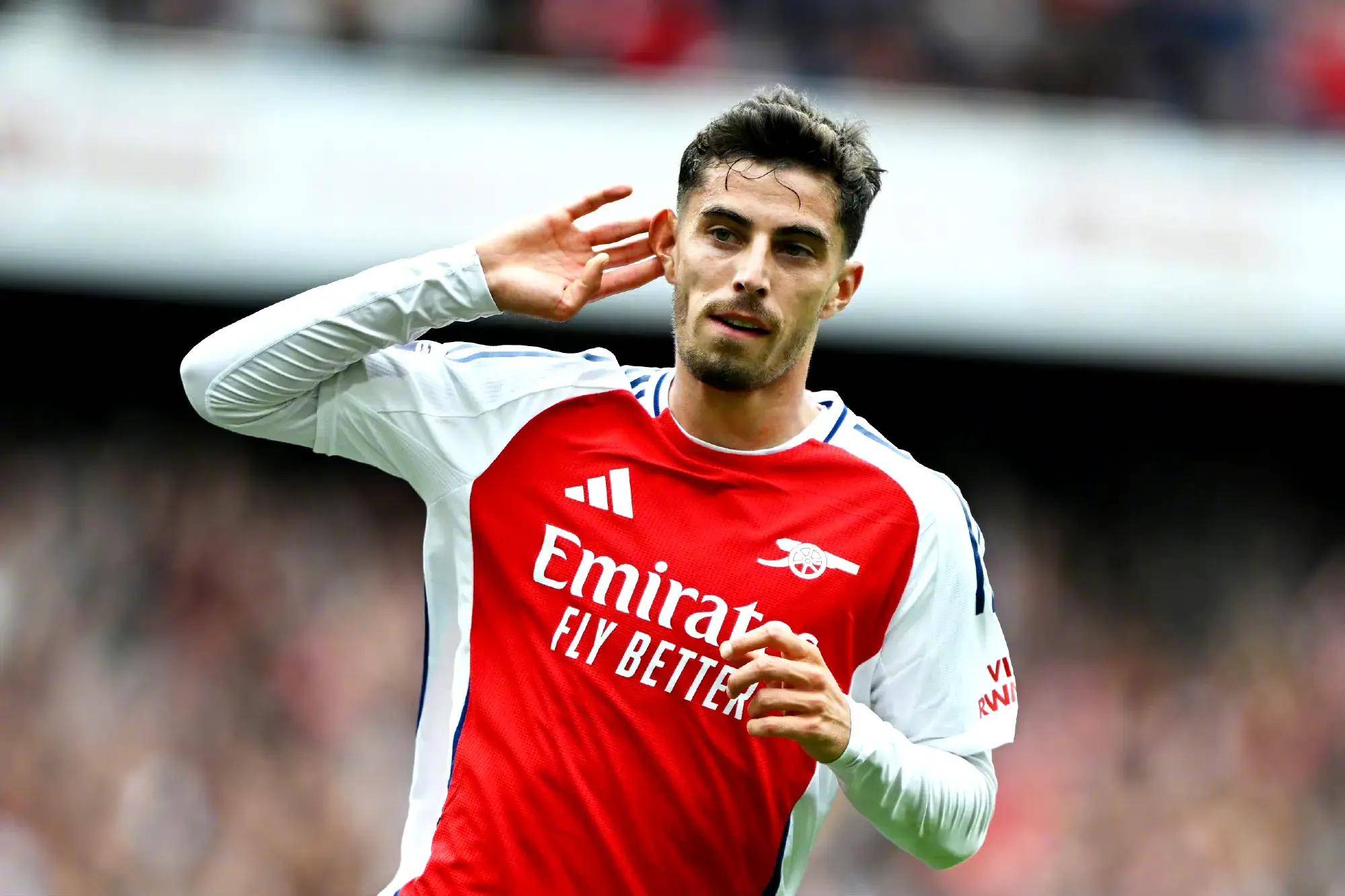 开云官方平台-阿森纳训练开放日；加时末段回应争议引欢呼；CBA季后赛在即；球探报告显示潜力