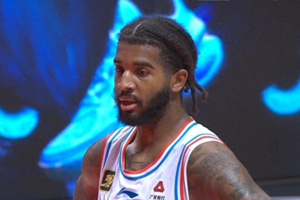 开云综合服务-包含今夜体能课后，山东男篮手感冰凉备战NBA季后赛，态度坚定，年轻球员得到机会的词条